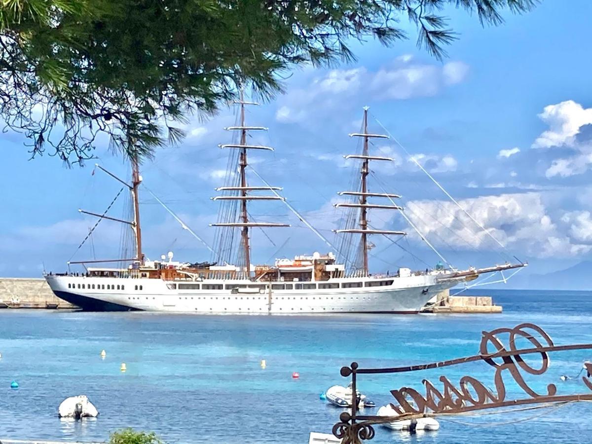 ホテル L'Isula Rossa LʼÎle-Rousse エクステリア 写真