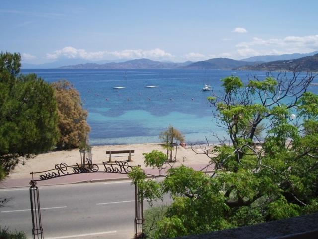 ホテル L'Isula Rossa LʼÎle-Rousse エクステリア 写真