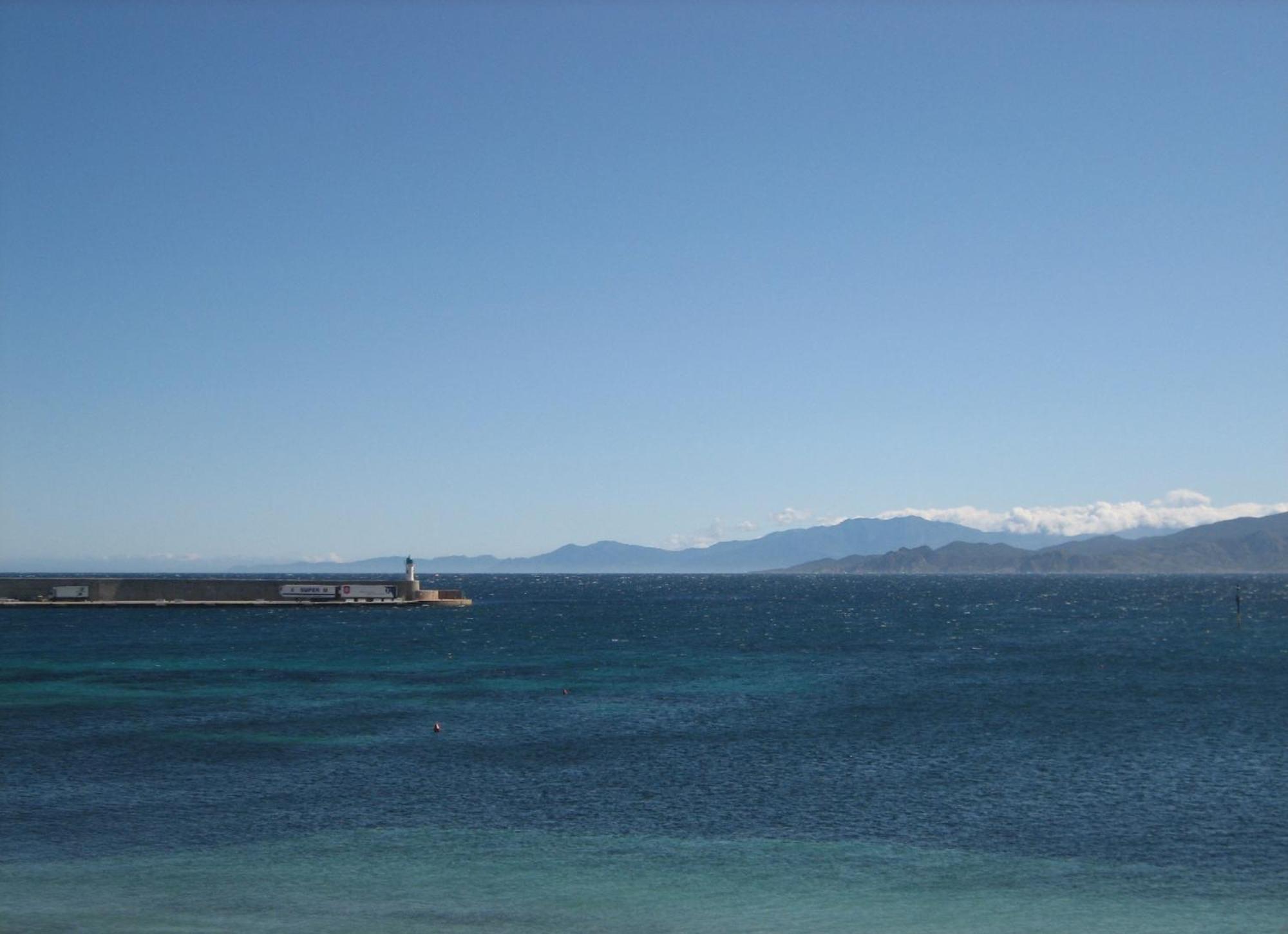 ホテル L'Isula Rossa LʼÎle-Rousse エクステリア 写真